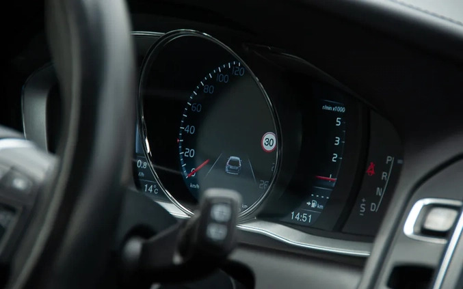 Volvo XC 60 cena 77900 przebieg: 181000, rok produkcji 2016 z Świątniki Górne małe 781